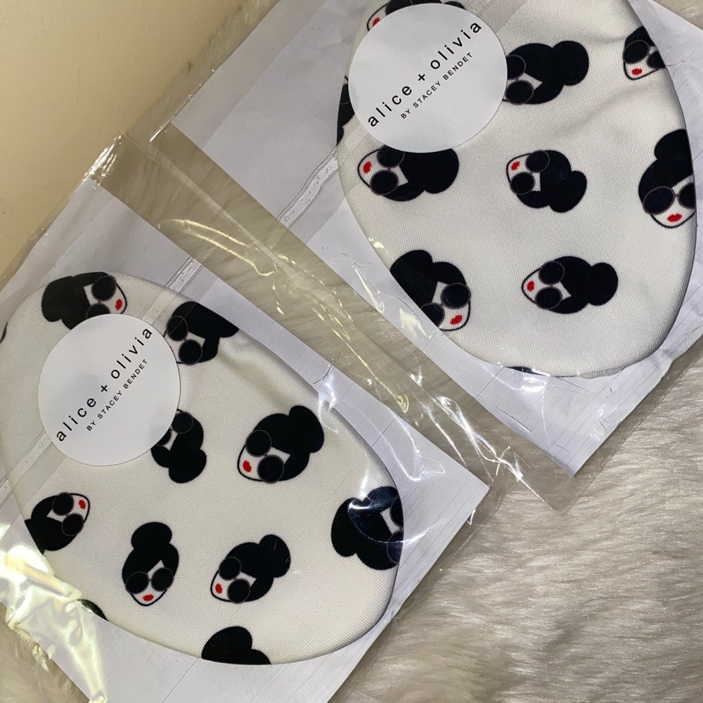 Alice + Olivia Printed Face Mask White & Black - Picture 3 of 7